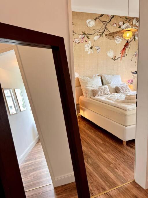 Bali Home Stylische Wohnung Mit Terrasse Schönefeld Buitenkant foto