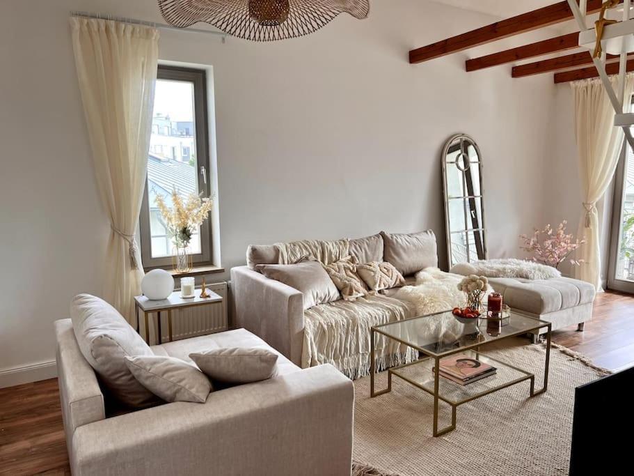 Bali Home Stylische Wohnung Mit Terrasse Schönefeld Buitenkant foto